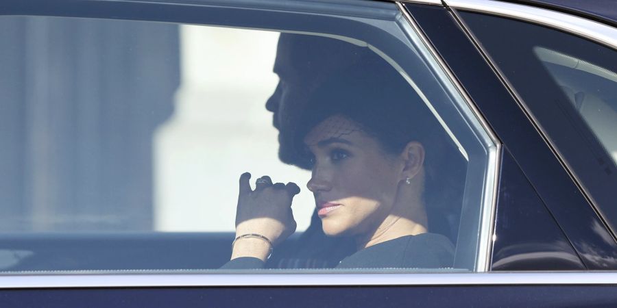 Meghan Markle weint nach dem Trauergottesdienst.