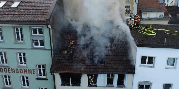 Grosser Sachschaden bei Brand in Dochstockwohnung in St. Gallen Grosser Sachschaden bei Brand in Dochstockwohnung in St. Gallen