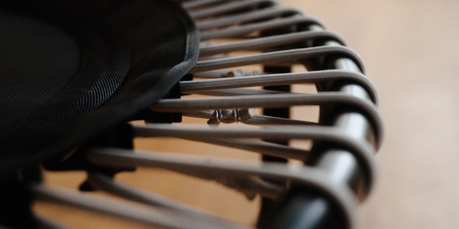 bellicon Trampolin mit Haltegriffen