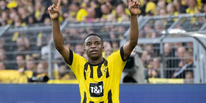 youssoufa moukoko borussia dortmund
