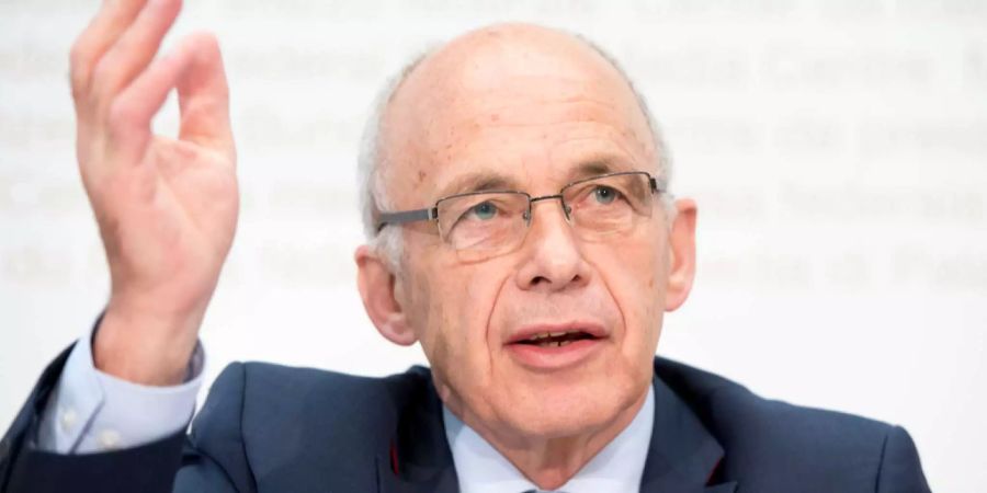 Wirtschaftsminister Ueli Maurer muss nach dem Nein zur USR III die neue Vorlage aufgleisen.