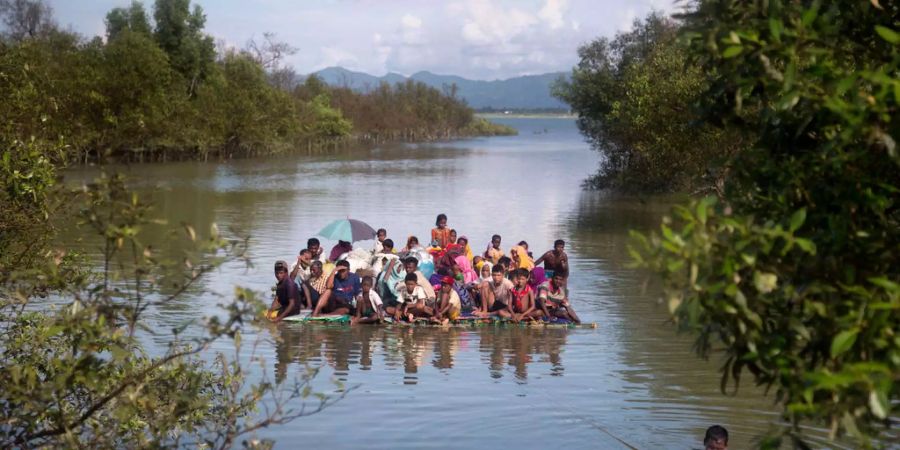 In den vergangenen Wochen hatten rund 610'000 Rohingya im Nachbarland Bangladesch Zuflucht gesucht.