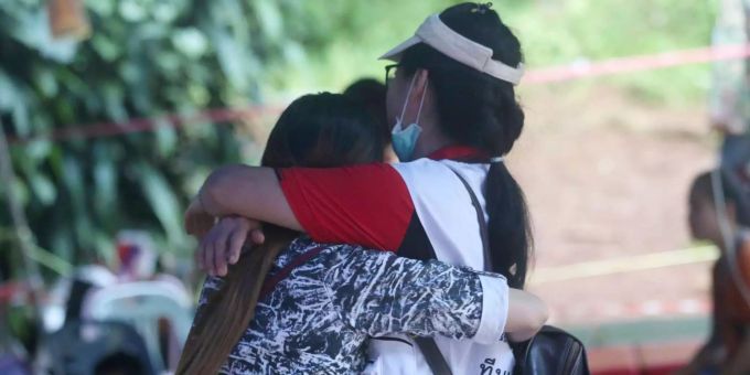 56 Touristen vermisst - Schiffsunglück vor Phuket in Thailand