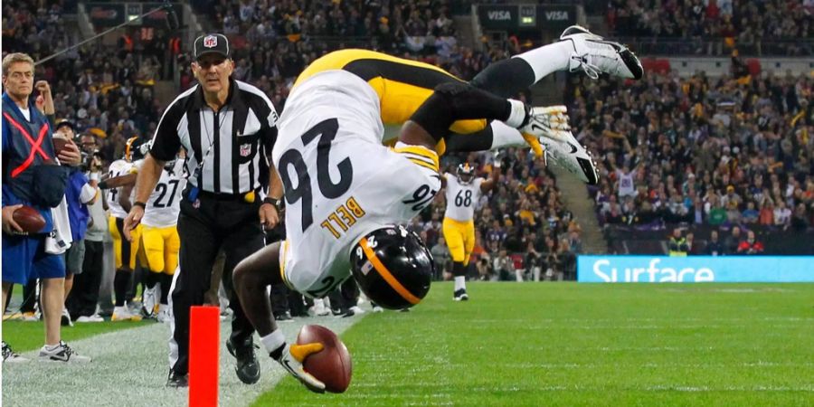 Le'Veon Bell erzielt für die Pittsburgh Steelers einen Touchdown.