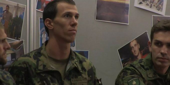 Ramon Zenhäusern - «Dank Militär im Flieger Beine strecken»