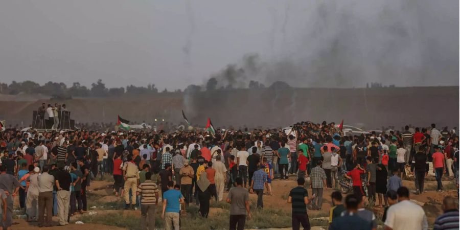 Seit Ende März demonstrieren die Menschen an der Grenze zu Israel im Gazastreifen.