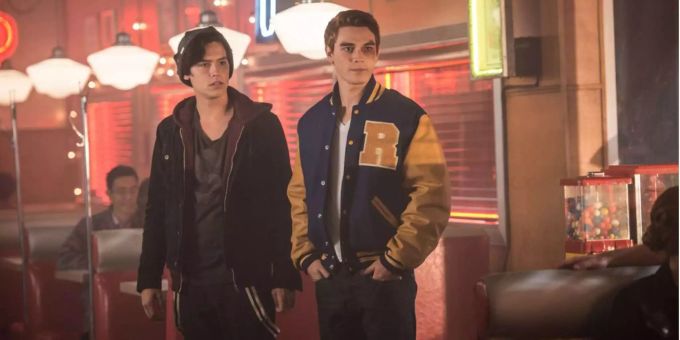 Jughead Jones (Cole Sprouse) und Archie: Highschool-Darling und Aussenseiter von «Riverdale». Cole Sprouse