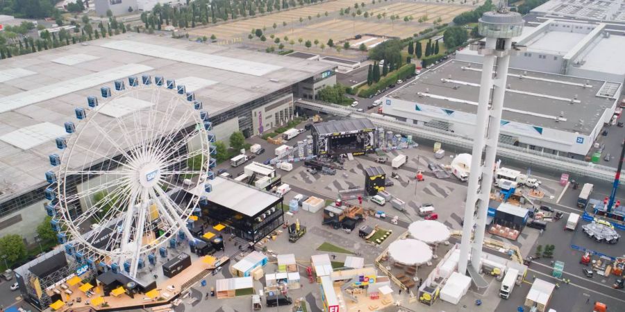 Mit einem Riesenrad bestückt, dürfte die Cebit sogar nicht-digital interessierte Personen anlocken.