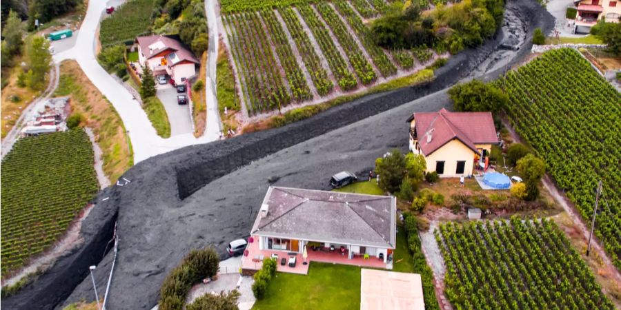 Viele Strassen im Wallis sollen erneuert werden. (Symbolbild)