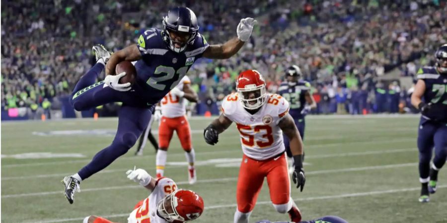 Kaum ein Experte hat es ihnen vor der Saison zugetraut, nun ist es Tatsache: Die Seattle Seahawks stehen in den Playoffs. Die Defense ist deutlich besser als von vielen erwartet. Die grosse Stärke ist aber das Laufspiel – dort ist Seattle das beste Team der Liga. Das lassen sie beim 38:31-Sieg auch die Kansas City Chiefs spüren. Coach Pete Carroll hat die starke Saison eine Vertragsverlängerung eingebracht.