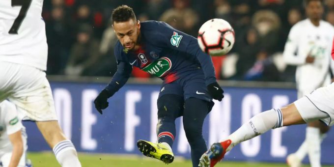 PSG-Star Neymar wird von verschiedenen Gegenspielern in Bedrängnis gebracht. Neymar Paris Saint-Germain