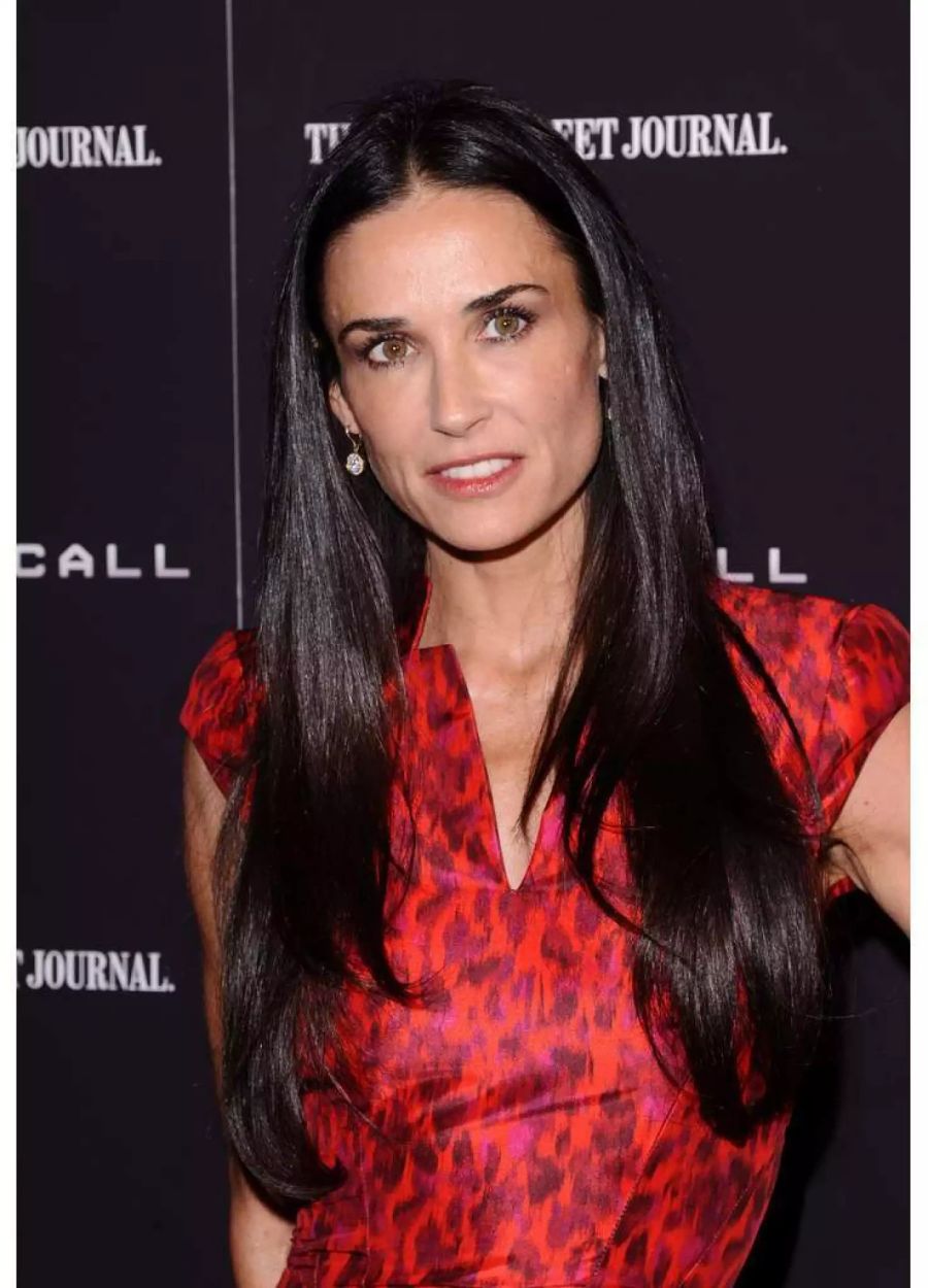 Soll einen Jonas Brother daten: Demi Moore.