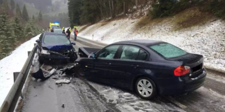 In Granges-Paccot FR kollidierten am Samstag zwei Autos.