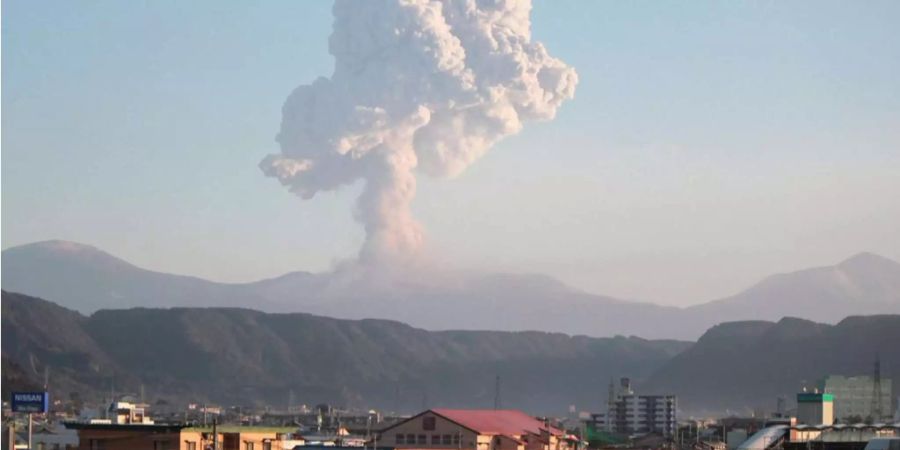 Der Vulkan Shinmoe in Japan kommt seit Anfang März nicht zur Ruhe.