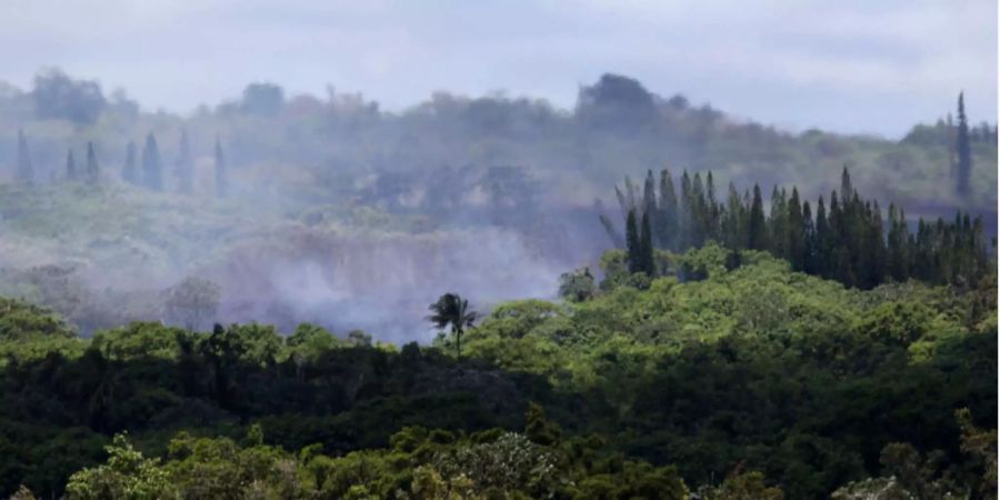 Der Vulkan Kilauea stösst auch Gase aus.