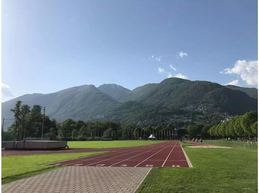 Im Zentrum befinden sich über 160 Sporteinrichtungen, wie hier eine ganze Outdoor-Leichtathletikanalge.