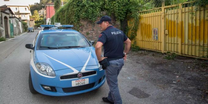 Die Polizei von Italien fand eine Leiche mit die Schweizer Papiere bei sich trug. Leiche Schweiz
