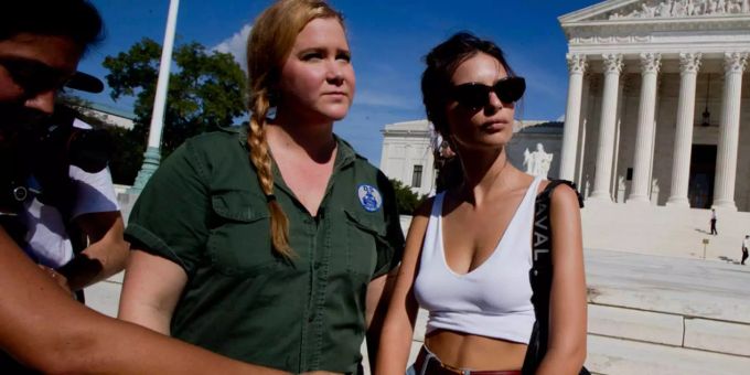 Kavanaugh-Protest - Amy Schumer und Emily Ratajkowski festgenommen