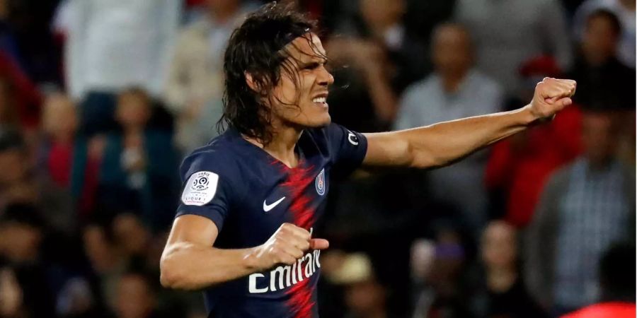 Edinson Cavani reisst nach seinem Treffer die Fäuste nach oben.