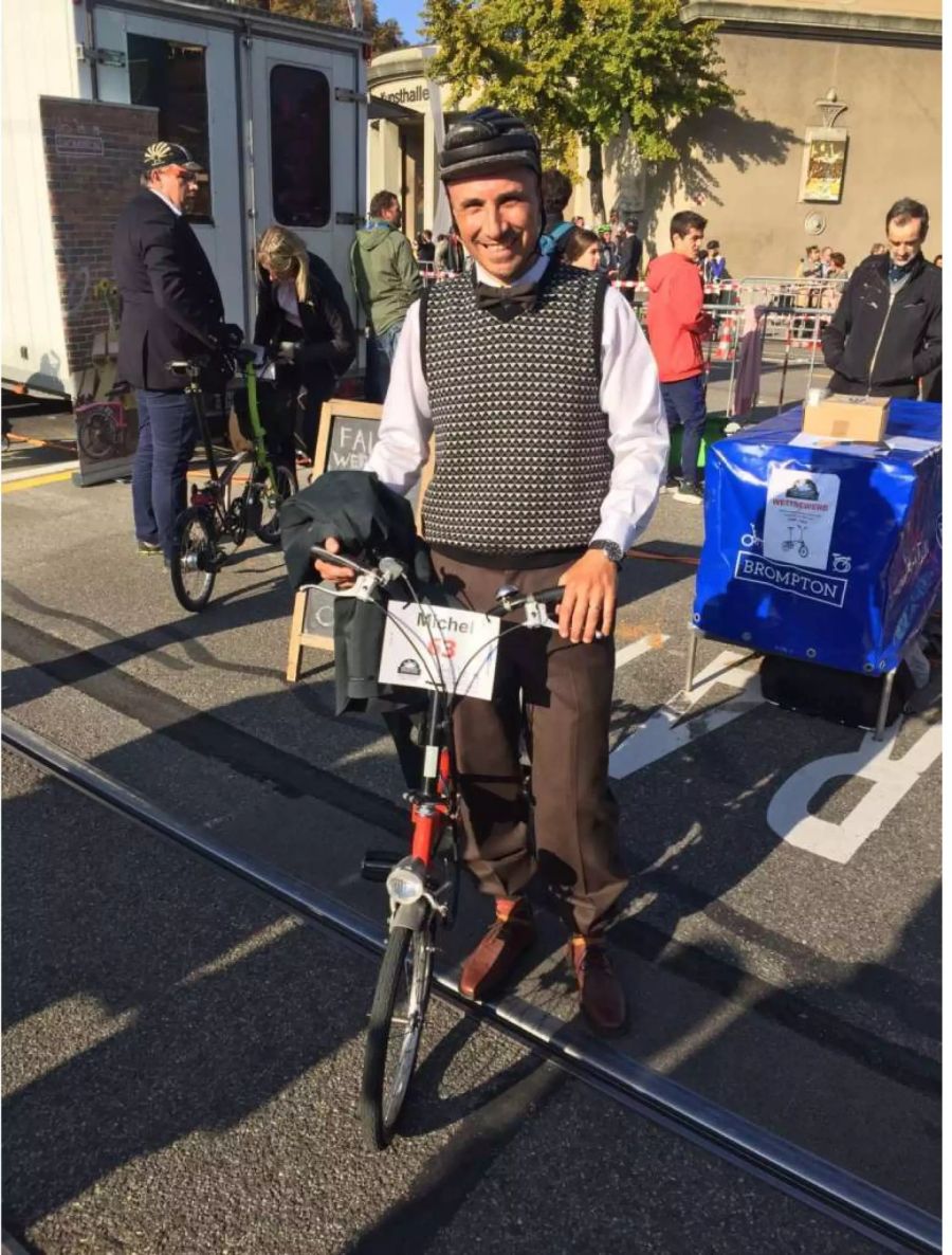 Brompton-Rennen-Organisator Michel Bernhard mit seinem Faltvelo.