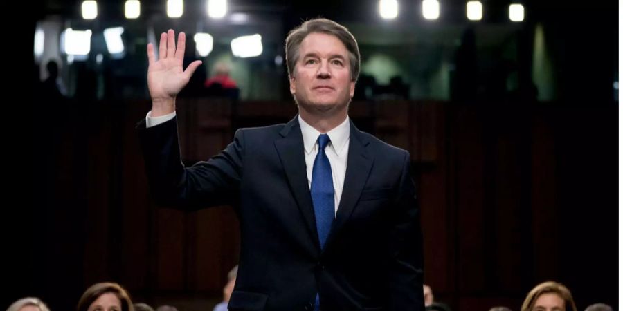 Brett Kavanaugh schwört vor dem US-Senat.