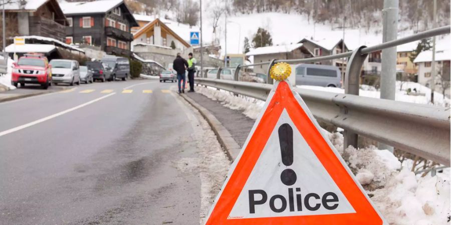 Polizeieinsatz in Haute-Nendaz: ein lebloser Körper wurde in einem Molok gefunden.