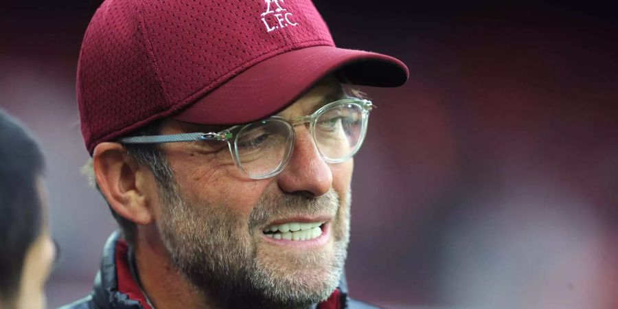 Jürgen Klopp konzentriert sich vor dem Spiel seines FC Liverpools gegen Manchester City.