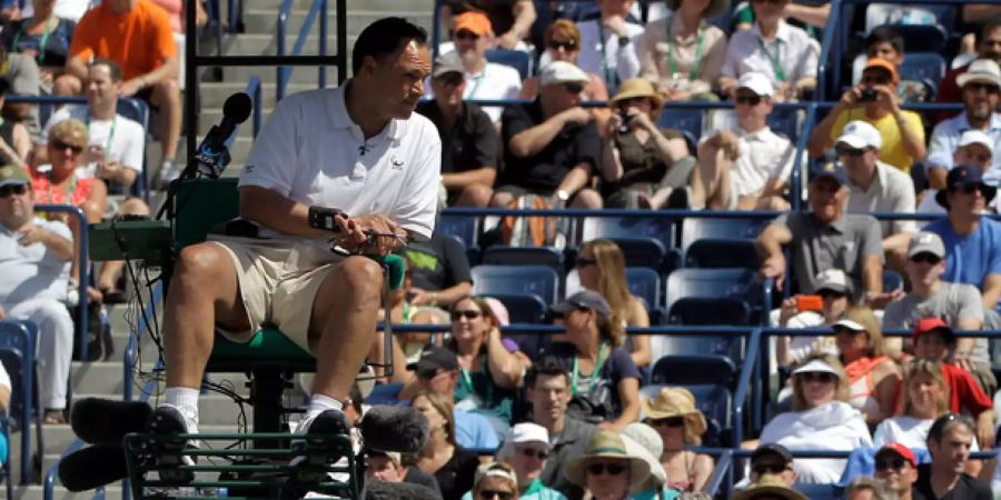 Mohamed Lahyani arbitriert am ATP Masters von Cincinnati.