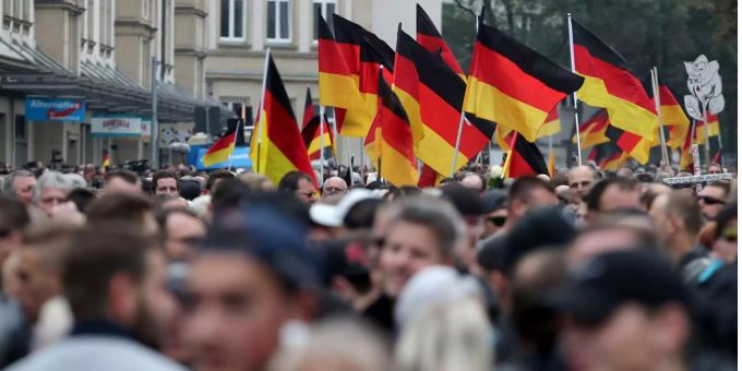 Chemnitz - Tausende Menschen nahmen an Protesten teil