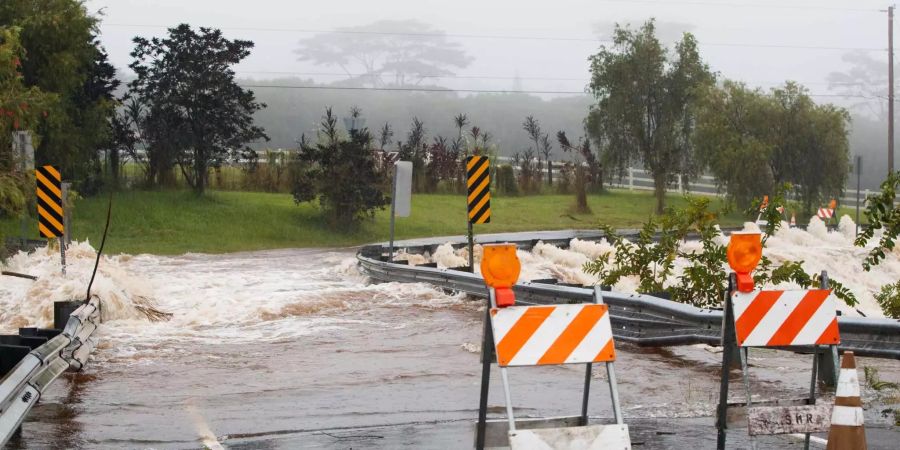 Hurrikan Lane: Regenschauer und Überschwemmungen sind Vorboten des Orkans.