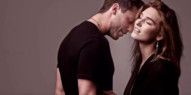 Manuela Frey und Bastian Baker kuscheln in seinem Video zu «Stay».