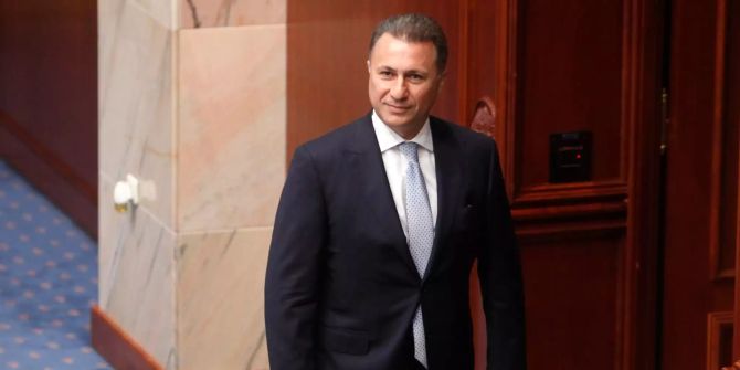 Nikola Gruevski, ehemaliger Ministerpräsident von Mazedonien und heute Abgeordneter der Oppositionspartei VMRO-DPMNE, steht im Parlament.