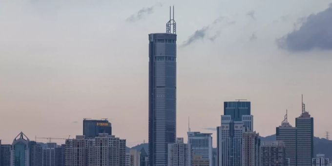 Das Hochhaus-SGE Plaza fing kräftig an zu wackeln. SEG Plaza