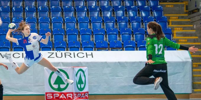 Hoppers-Flügelspielerin Alessia Riner in der Partie gegen den HSC Kreuzlingen im Februar.