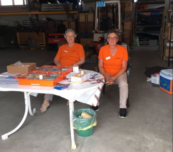 Zwei Mitglieder des Samaritervereins Dintikon beim Sanitätsposten des Kreisturnfests Dintikon. Samariterverein Dintikon