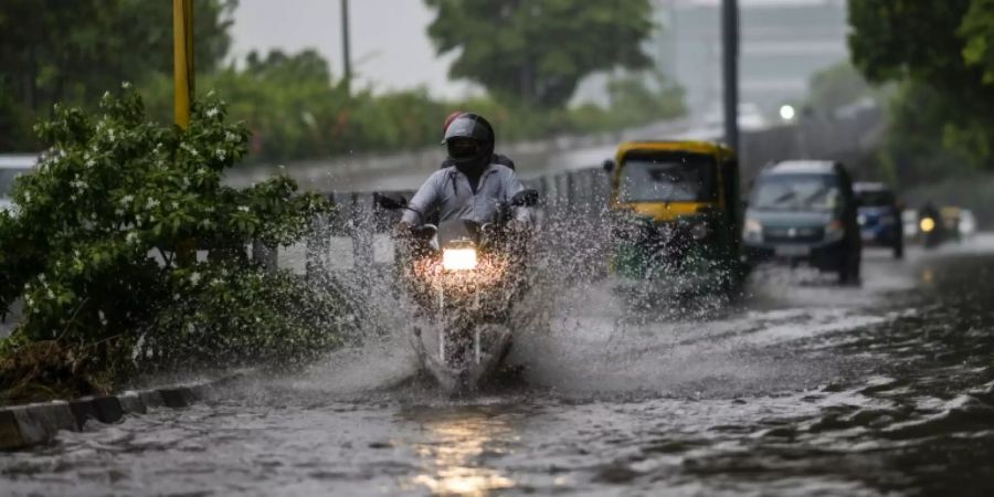 Szene nach Monsun-Regenfall in Neu Delhi