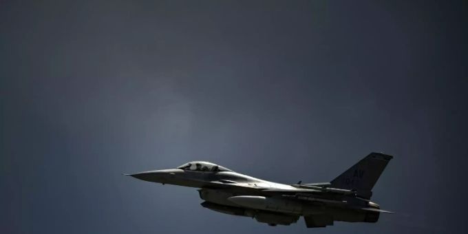 F-16-Kampfjet der US-Luftwaffe F-16-Kampfjet der US-Luftwaffe
