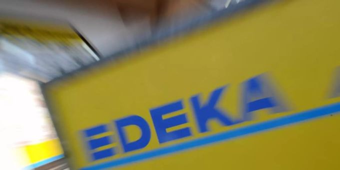 Edeka Südwest ruft die Produkte Hofglück Hackfleisch gemischt (400 Gramm, Verbrauchsdatum 25.2.) sowie Edeka Bio Bioland Hackfleisch gemischt (400 Gramm, Verbrauchsdatum 26.2.) zurück. Foto: Tobias Hase/dpa Edeka Südwest ruft die Produkte Hofglück Hackfleisch gemischt (400 Gramm, Verbrauchsdatum 25.2.) sowie Edeka Bio Bioland Hackfleisch gemischt (400 Gramm, Verbrauchsdatum 26.2.) zurück. Foto: Tobias Hase/dpa