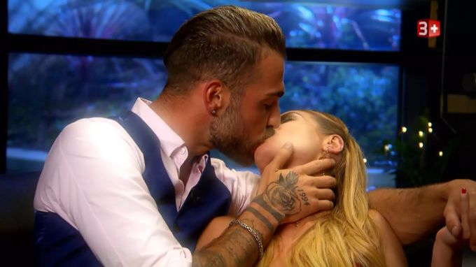 Burim busselt mit Bachelorette Dina. dina rossi