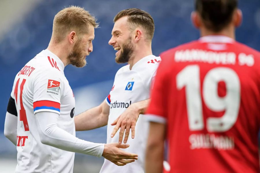 Aaron Hunt bringt den HSV mit 3:0 in Führung.