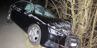 Eptingen BL - Personenwagen erleidet Totalschaden