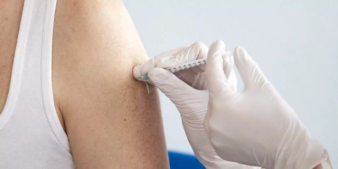Nur gut die Hälfte der Schweizer Bevölkerung ist bisher vollständig gegen das Coronavirus geimpft. (Archivbild) Coronavirus Impfung