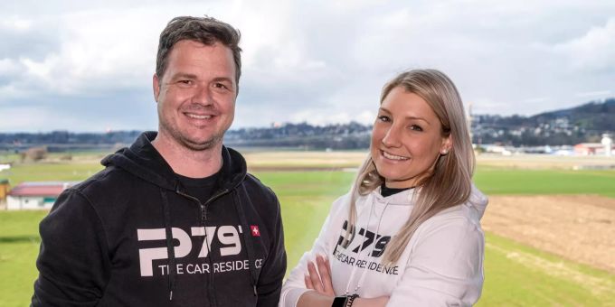 Dominic Beck (l) und Michèle Ulmann (r) in der SkyLounge des P791