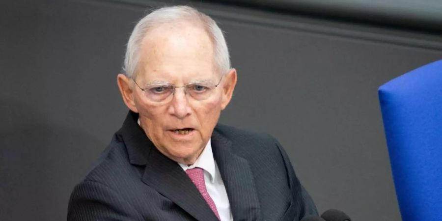 Wolfgang Schäuble (CDU), Bundestagspräsident, leitet die Sitzung des Bundestages. Foto: Kay Nietfeld/dpa