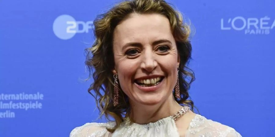 Auf der Berlinale ist Maren Eggert mit dem Silbernen Bären ausgezeichnet worden. Foto: Tobias Schwarz/Pool AFP/AP/dpa