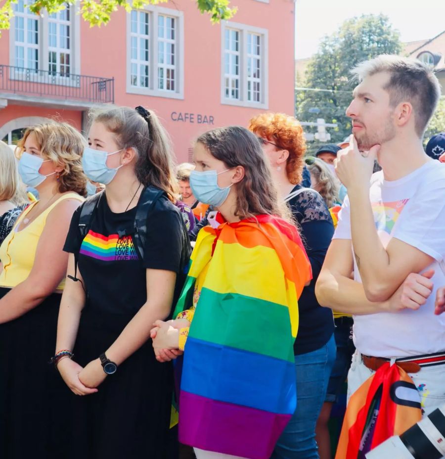 Gespannt lauschen die Teilnehmer den Worten der Redner.