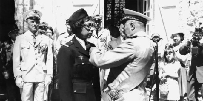 Josephine Baker erhält Orden der französischen Ehrenlegion Joséphine Baker