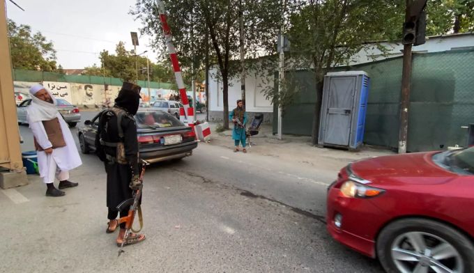 Viele Afghanen werden an den Checkpoints der Taliban zurückgewiesen. Taliban Kabul