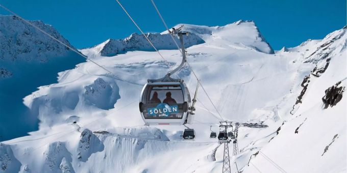 Eine Gondel im Tirol. tirol