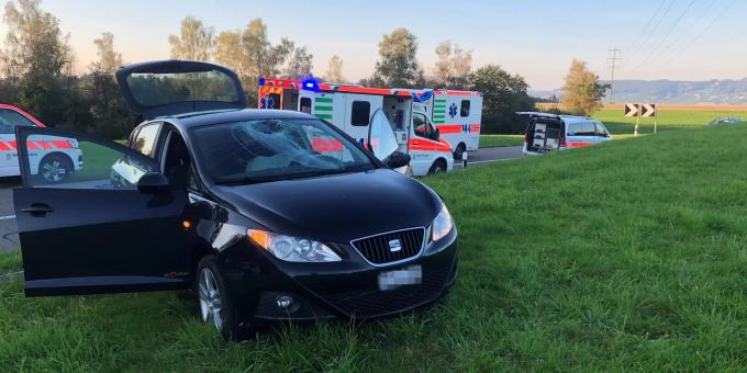 Bei einem Verkehrsunfall wurden am Donnerstag in Friltschen zwei Personen verletzt, eine davon schwer. friltschen TG